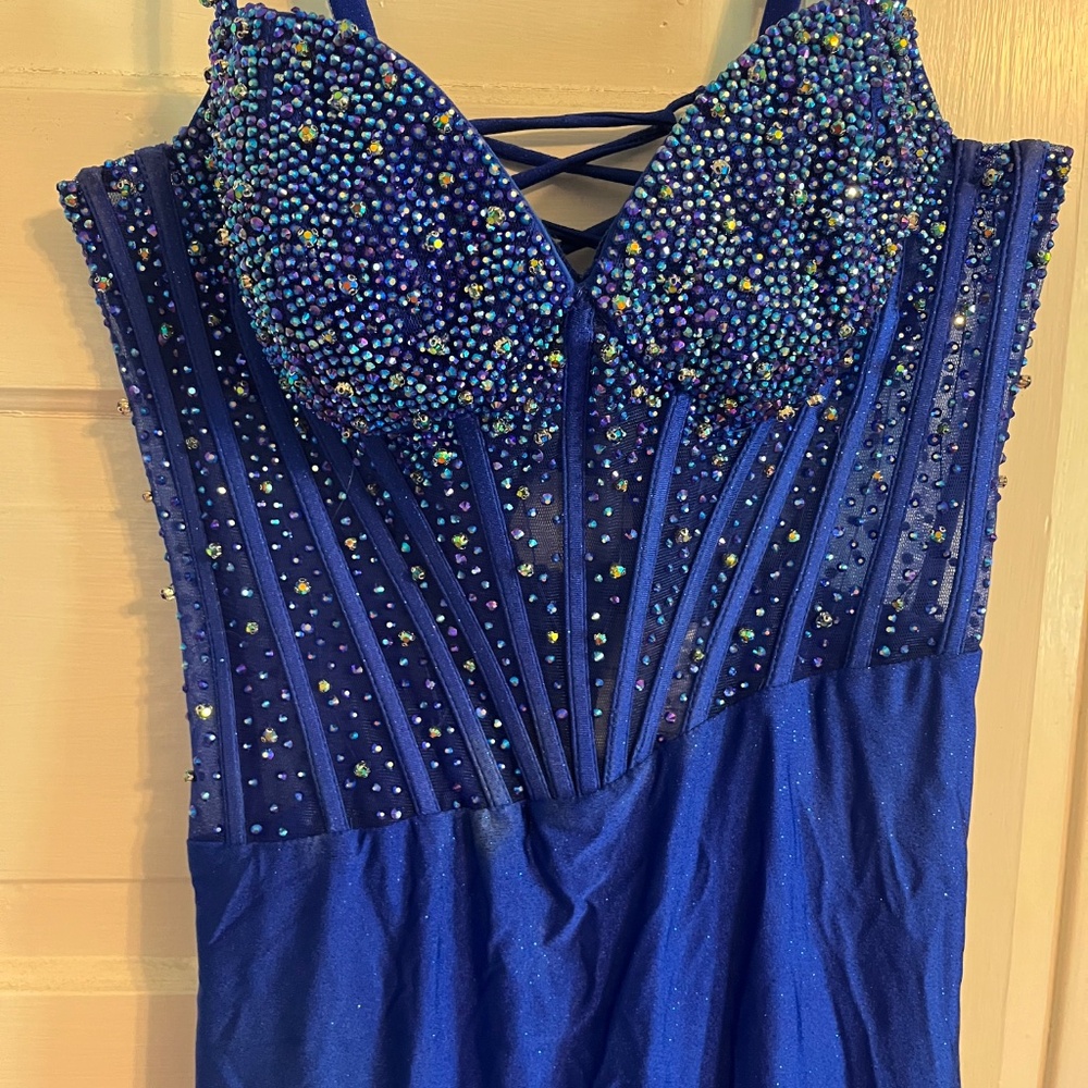 Prom Dress - Picture 2 of 6